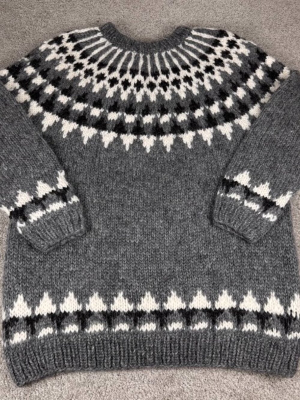 Vintage Hand Knit Icelandic Wool Sweater Lopapeysa Chunky Nordic Yoke Size Large